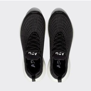 NWT APL Women’s Size 7 TechLoom Zipline